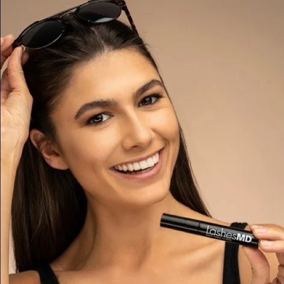 🌸 Lashes MD -Professional Grade Eyelash Growth Serum🌸 - Picture 2 of 11